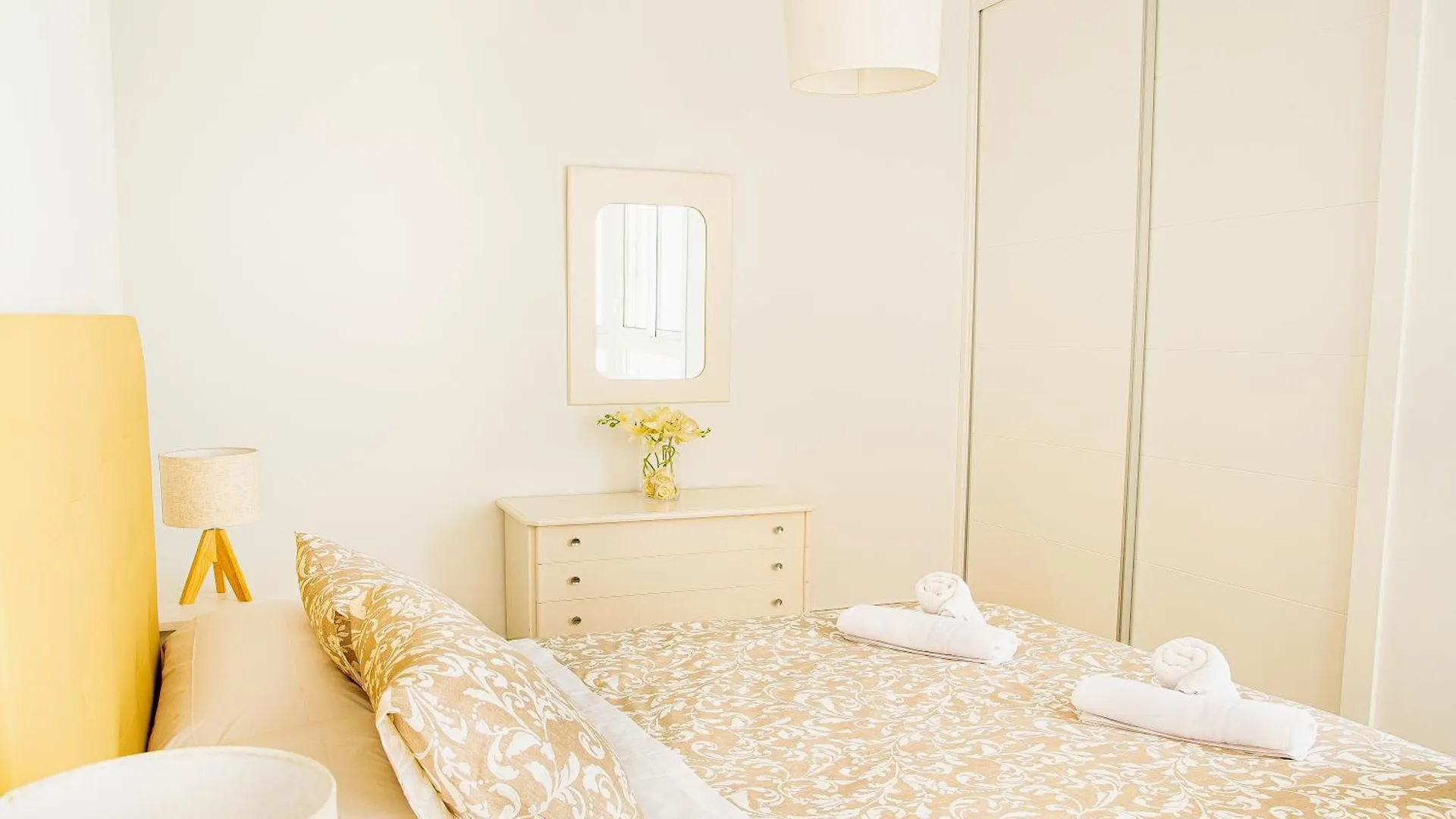 1ª Linea De Playa Marbell Center Apartment Marbella