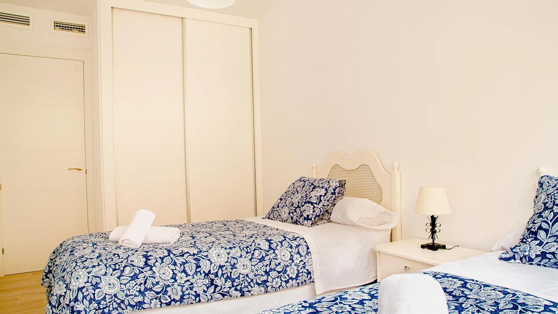1ª Linea De Playa Marbell Center Apartment Marbella